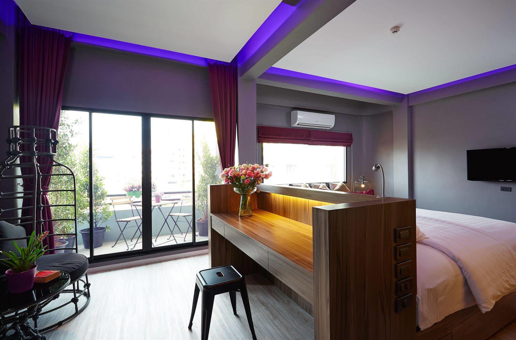 The Weekend Pattaya Hotel Exterior photo